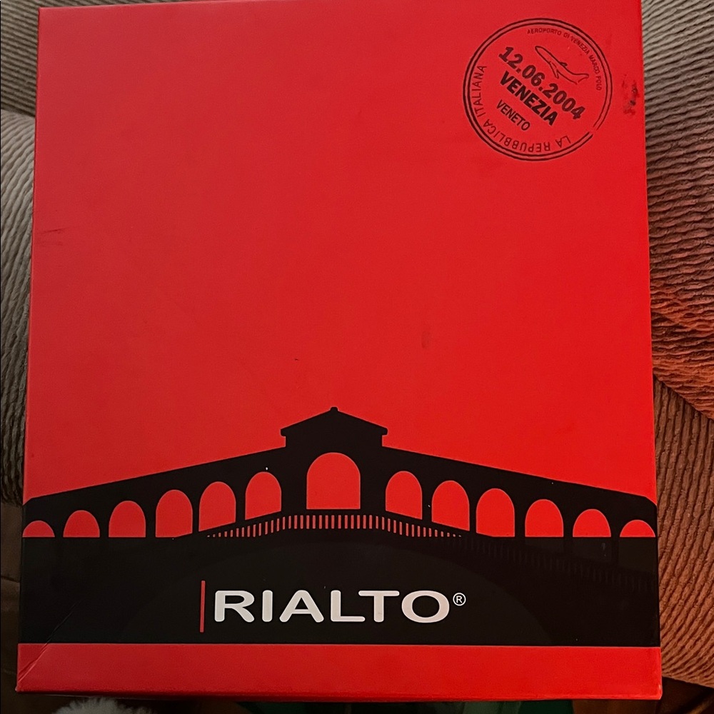 Rialto Vibrant Red Box with Iconic Black Bridge Motif